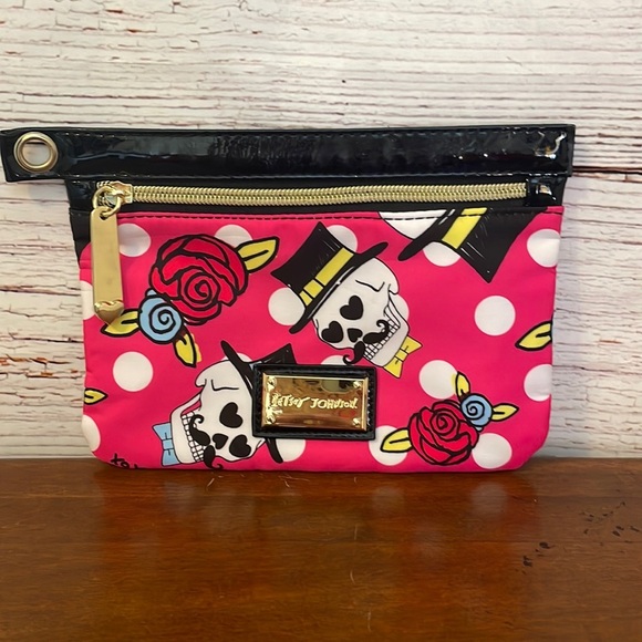 Betsey Johnson Handbags - Betsy Johnson accessory bag